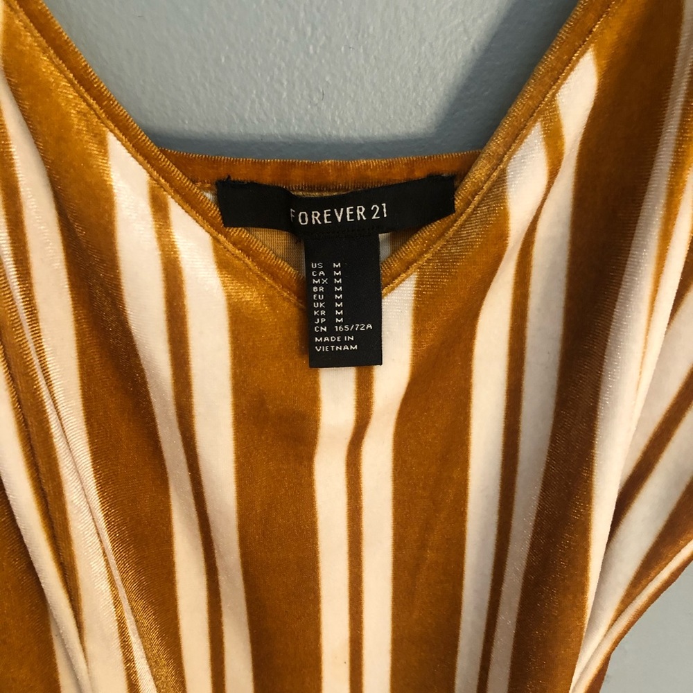 Gold Velvet jumpsuit - Picture 4 of 4